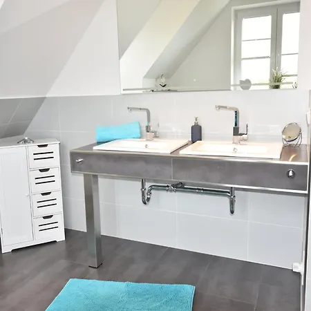 In Mit Sauna, Cleaning Included